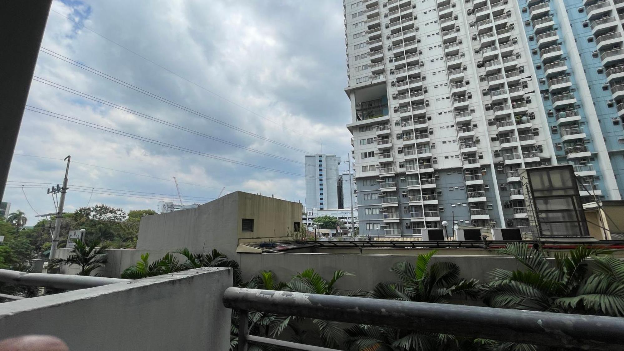 The Garden Heights Condominium Кесон Сити Екстериор снимка